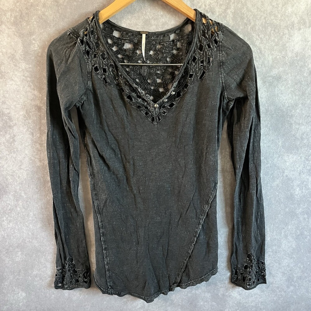 Free People Top Women XS Charcoal Grey Crochet Lace Acid Wash Long Sleeve V-Neck